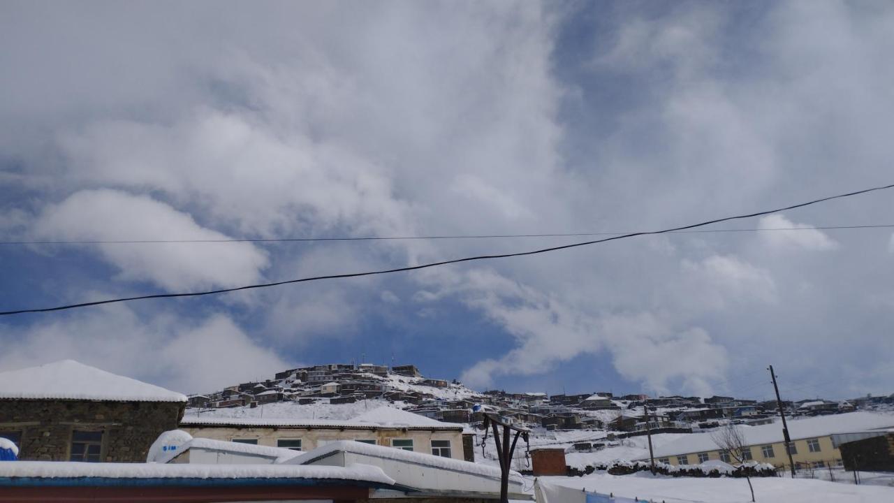 Zaur Guest Hause Hotel Xinaliq Exterior photo