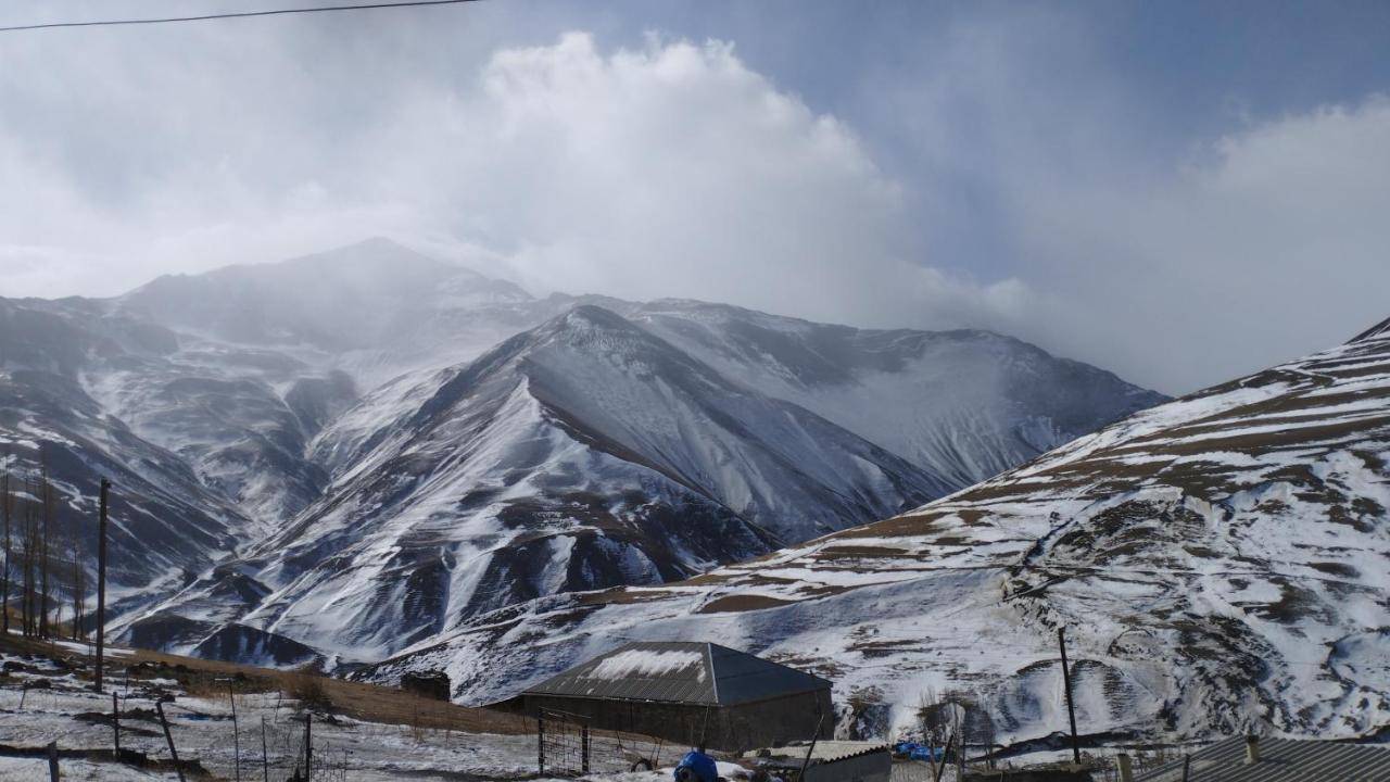 Zaur Guest Hause Hotel Xinaliq Exterior photo